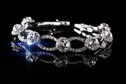 Απάτη-μαμούθ σε βάρος εφοπλίστριας: Της άρπαξαν κοσμήματα εκατομμυρίων και μετάλλια από τον βασιλιά Κάρολο