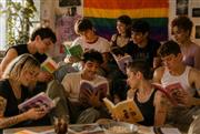 Η queer λογοτεχνία διεκδικεί και κερδίζει χώρο στα ελληνικά ράφια - Τα βιβλία που ξεχωρίσαμε