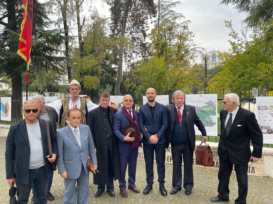 Αποστάσεις Ιλίρ Μέτα μετά το ελληνικό διάβημα: Είμαι κατά της αλλαγής συνόρων στα Βαλκάνια Αποστάσεις Ιλίρ Μέτα μετά το ελληνικό διάβημα: Είμαι κατά της αλλαγής συνόρων στα Βαλκάνια
