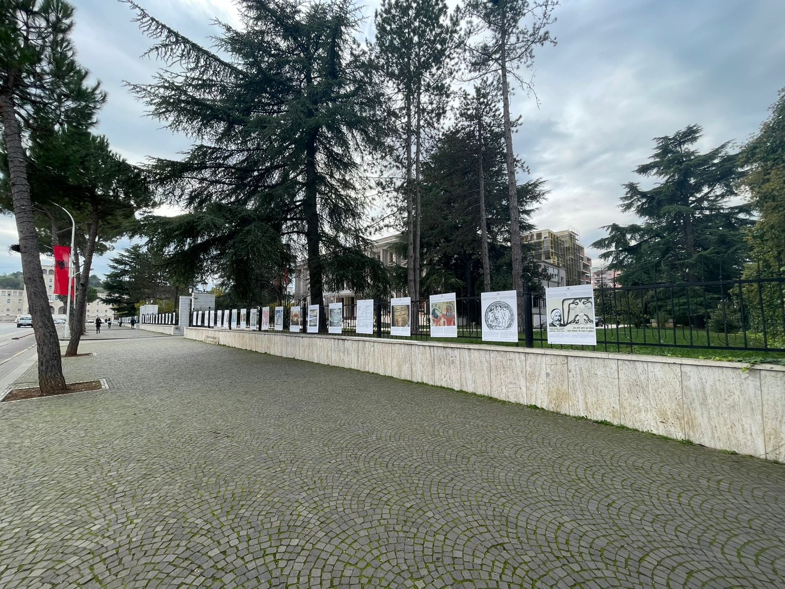 Αποστάσεις Ιλίρ Μέτα μετά το ελληνικό διάβημα: Είμαι κατά της αλλαγής συνόρων στα Βαλκάνια Αποστάσεις Ιλίρ Μέτα μετά το ελληνικό διάβημα: Είμαι κατά της αλλαγής συνόρων στα Βαλκάνια
