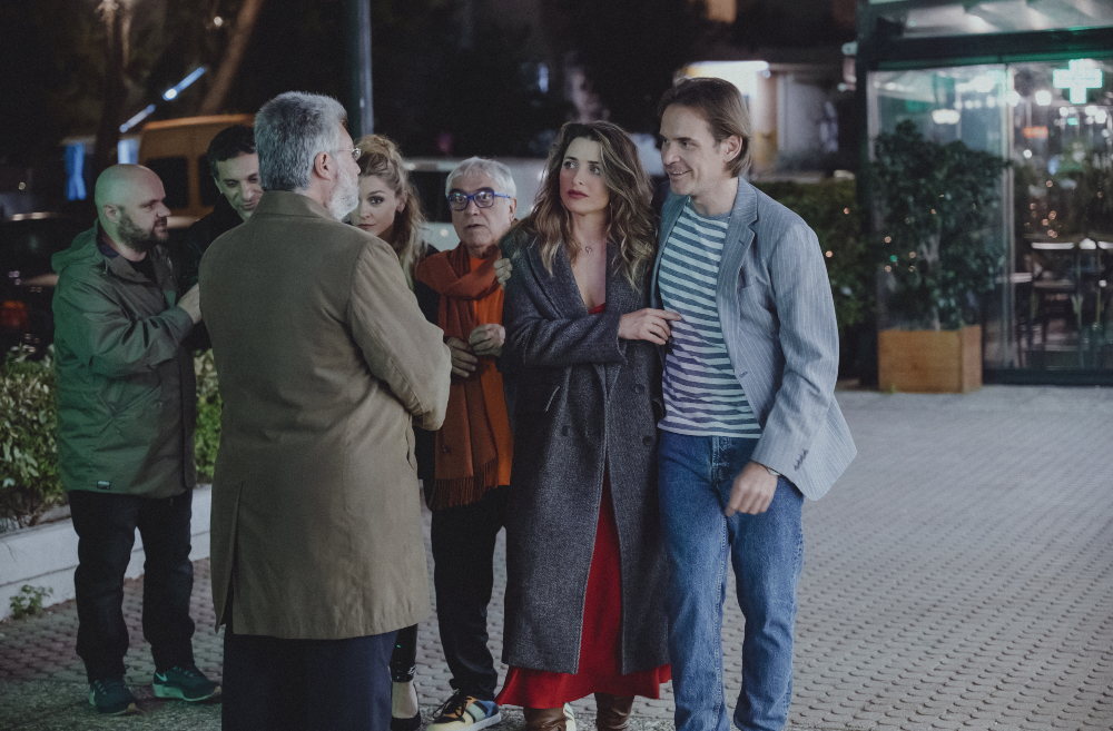 Αόρατοι Cosmote TV «Έχουμε έξι διαφορετικές περιπτώσεις ανθρώπων που ο καθένας αντικατοπτρίζει ως έναν βαθμό αυτά που υπάρχουν ως παθογένειες στην ελληνική κοινωνία» λέει ο Μάκης Παπαδημητρίου