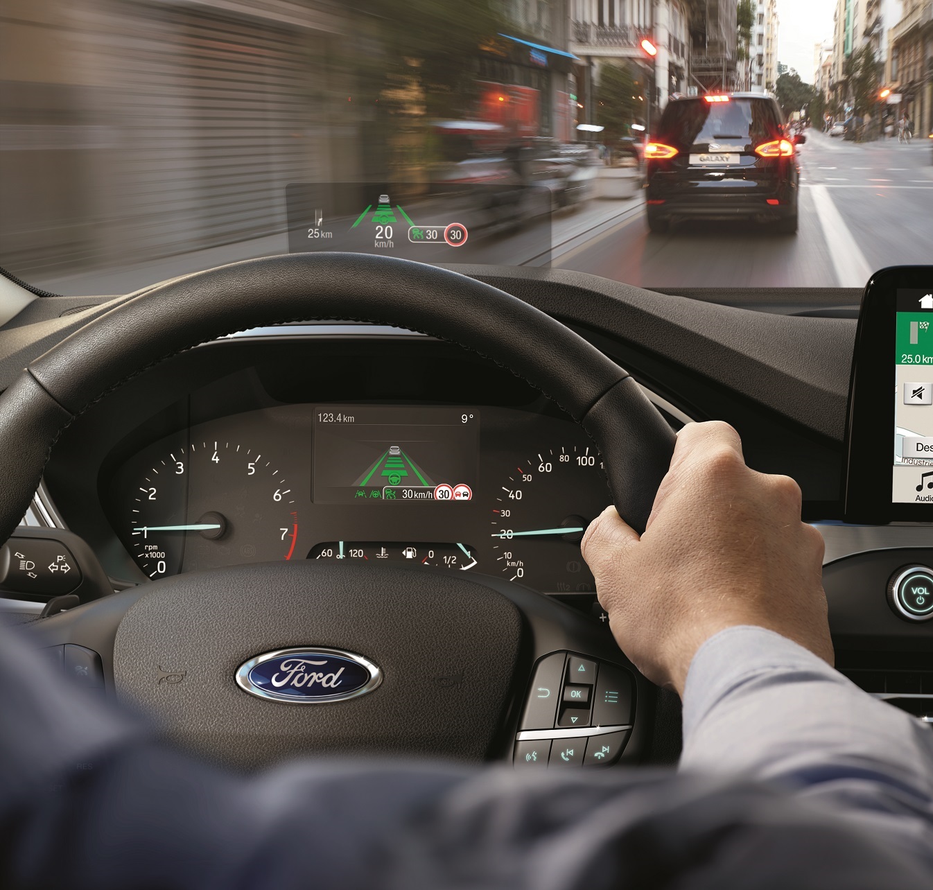 FordFocus_HUD_02.jpg Ford