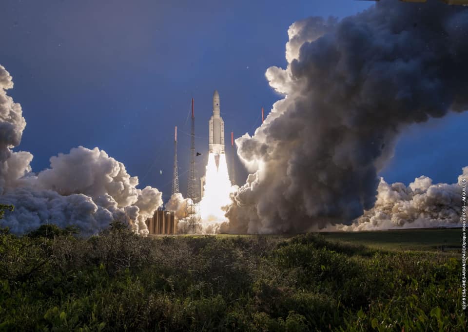 Ariane 5 - Launch II.jpg Ariane 5 - Launch II.jpg