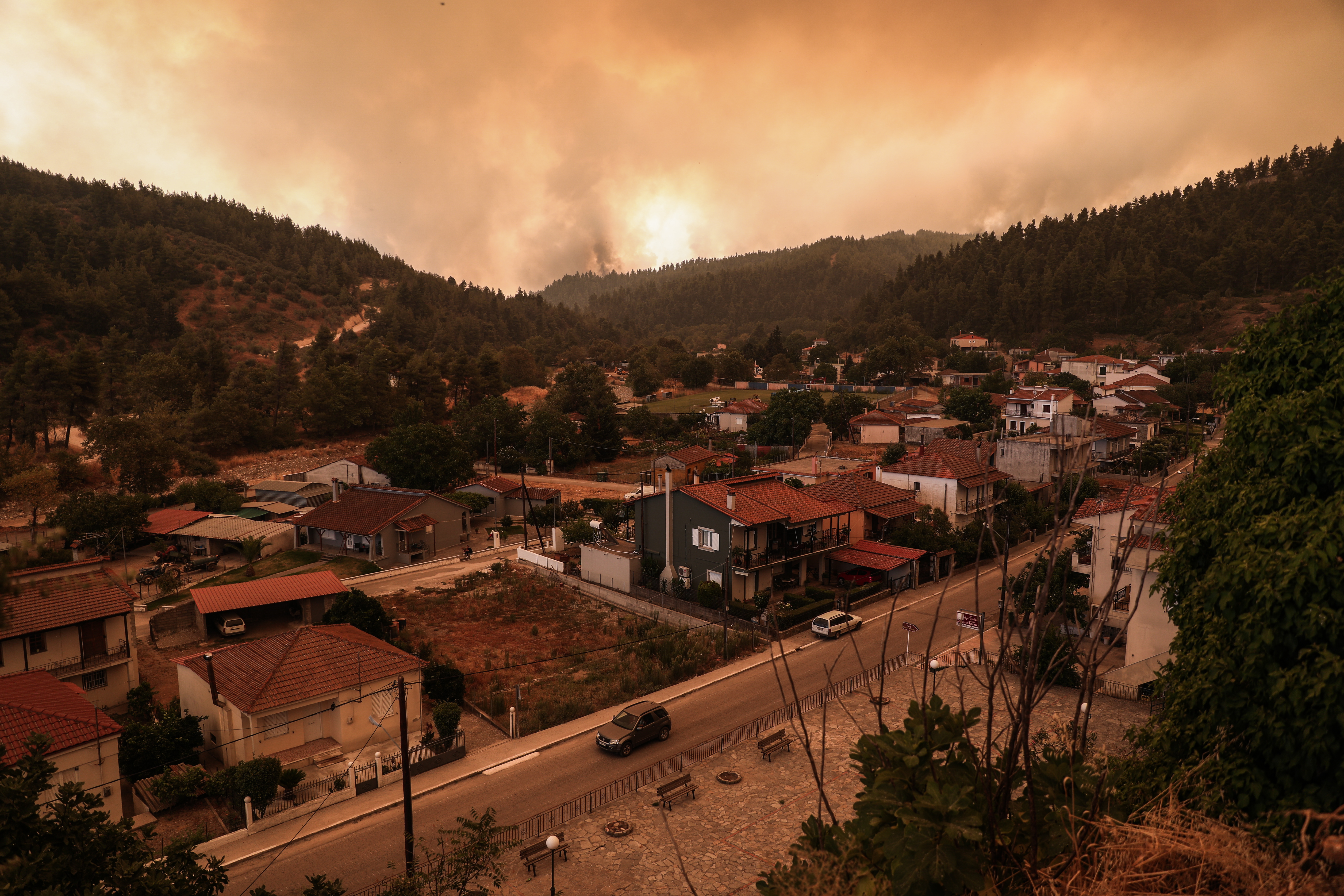fwtia-eyboia3.jpg Φωτιά Β. Εύβοια - Μέτωπο στις Γούβες