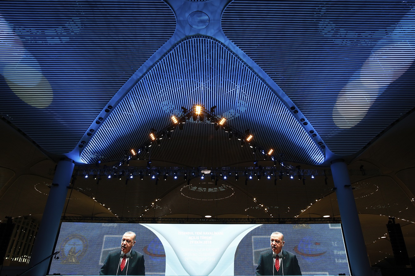 erdogan-aerodromio-kon.jpg Ερντογάν, αεροδρόμιο