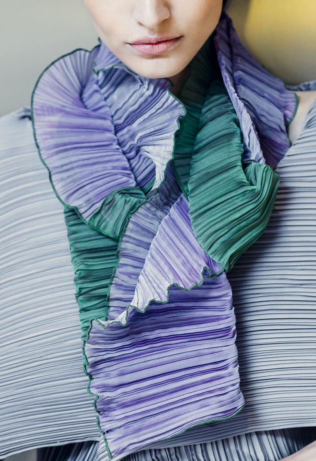 1_valente_two_tone_scarf_photo.jpg 1_valente_two_tone_scarf_photo.jpg