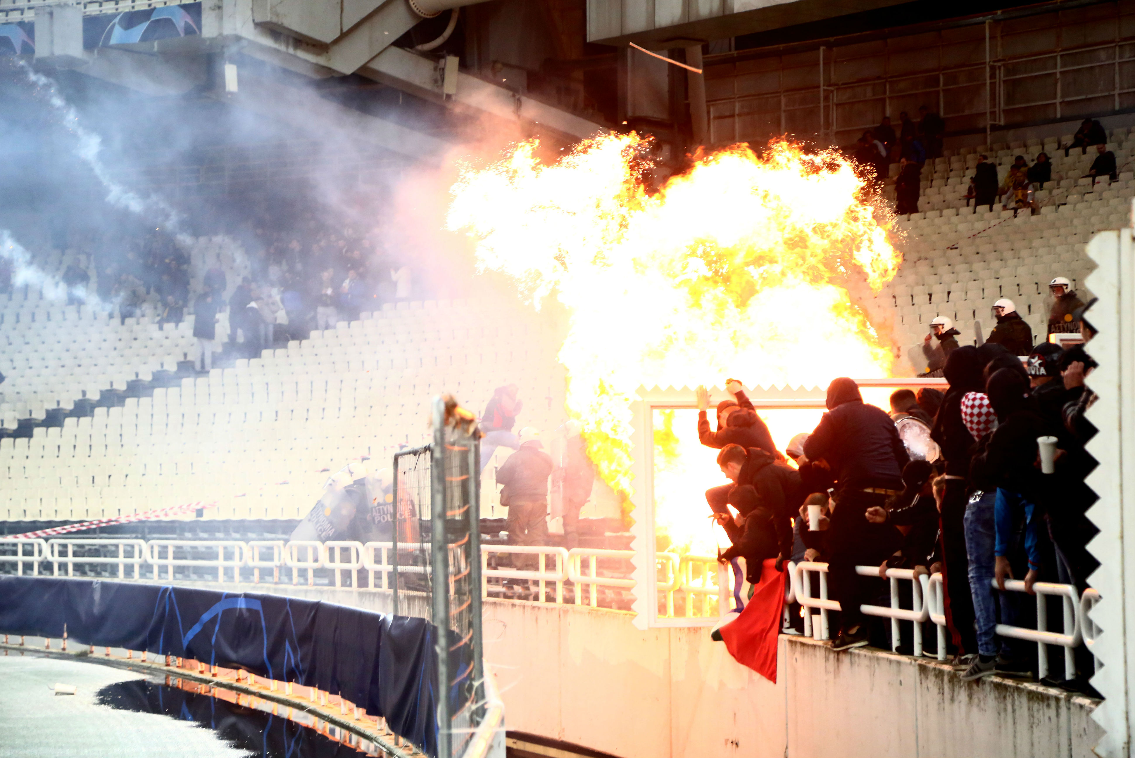aek41.jpg ΑΕΚ - Άγιαξ επεισόδια