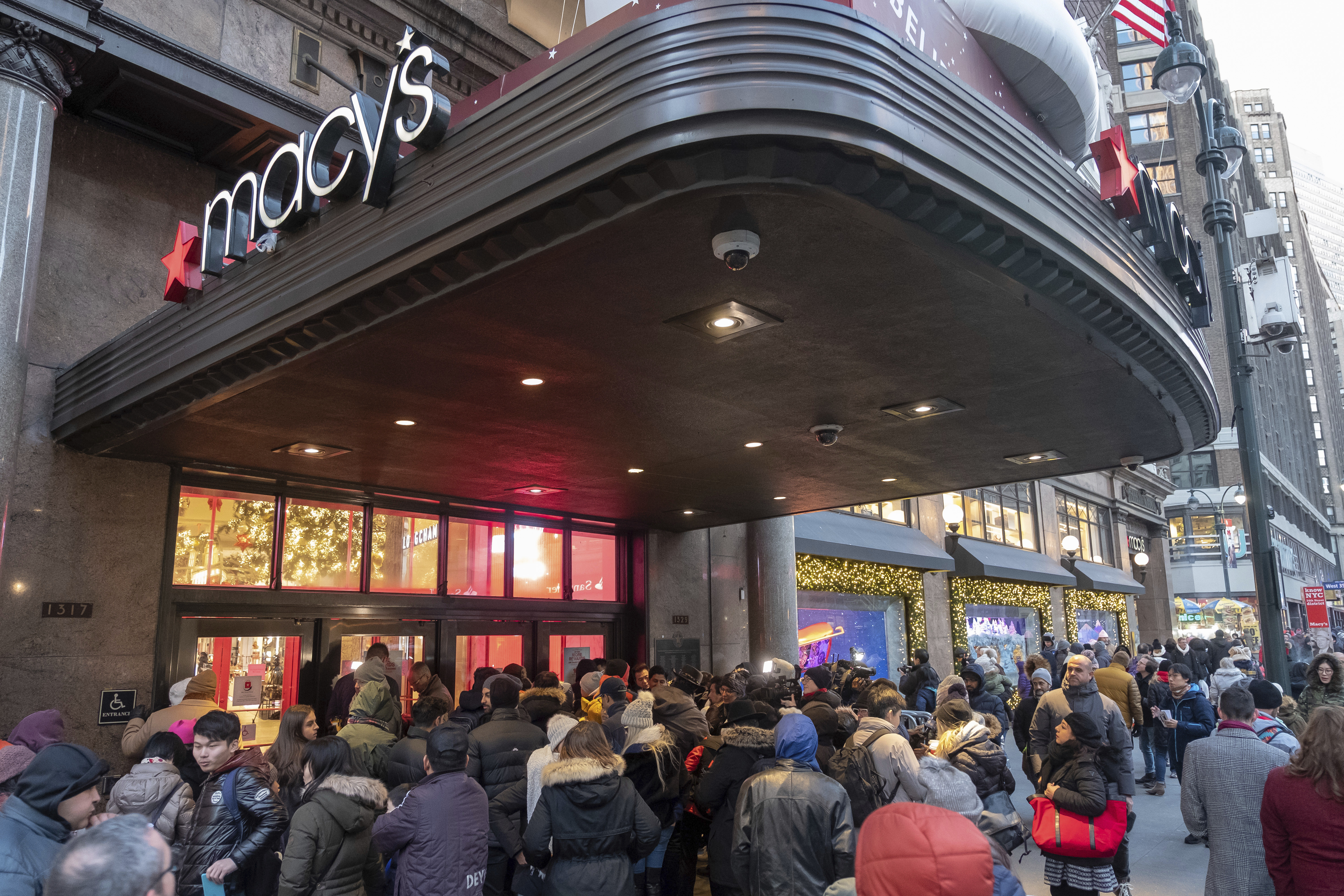 ap_18327004704253.jpg Η Black Friday στον κόσμο
