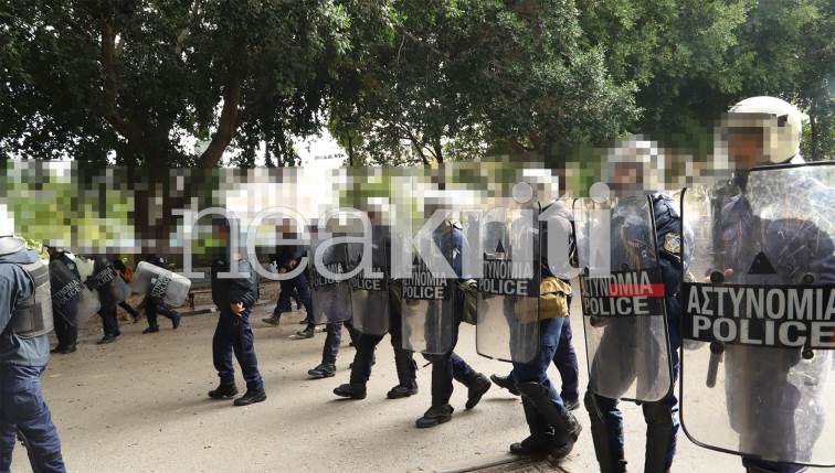 mat1.jpg ΜΑΤ στο πάρκο Γεωργιάδη