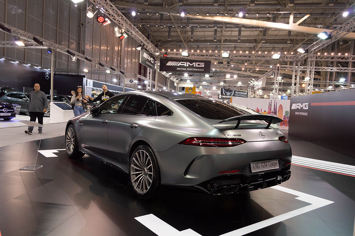 mercedes_amg_gt4_coupe_3.jpg Mercedes