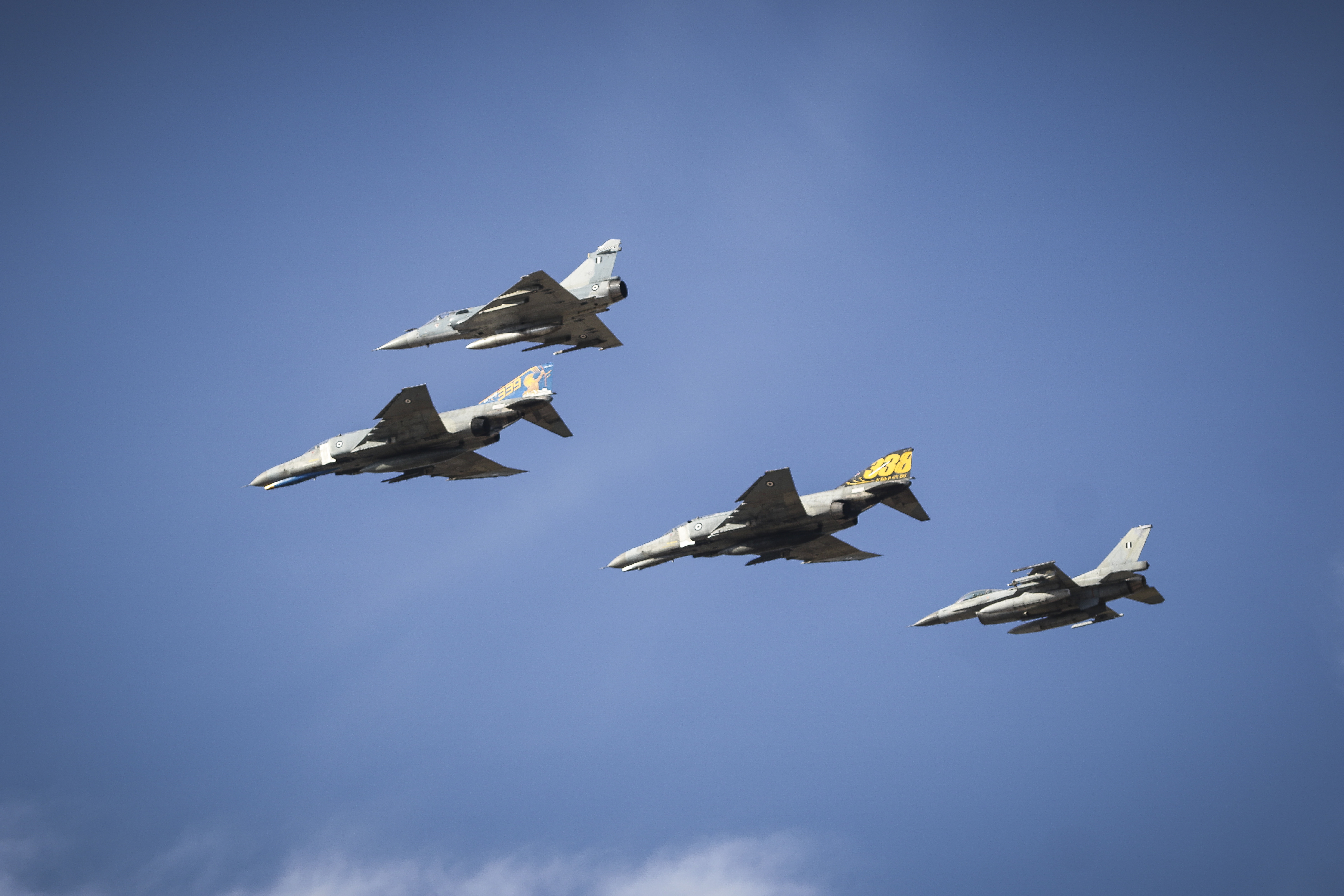 f16.jpg f16.jpg