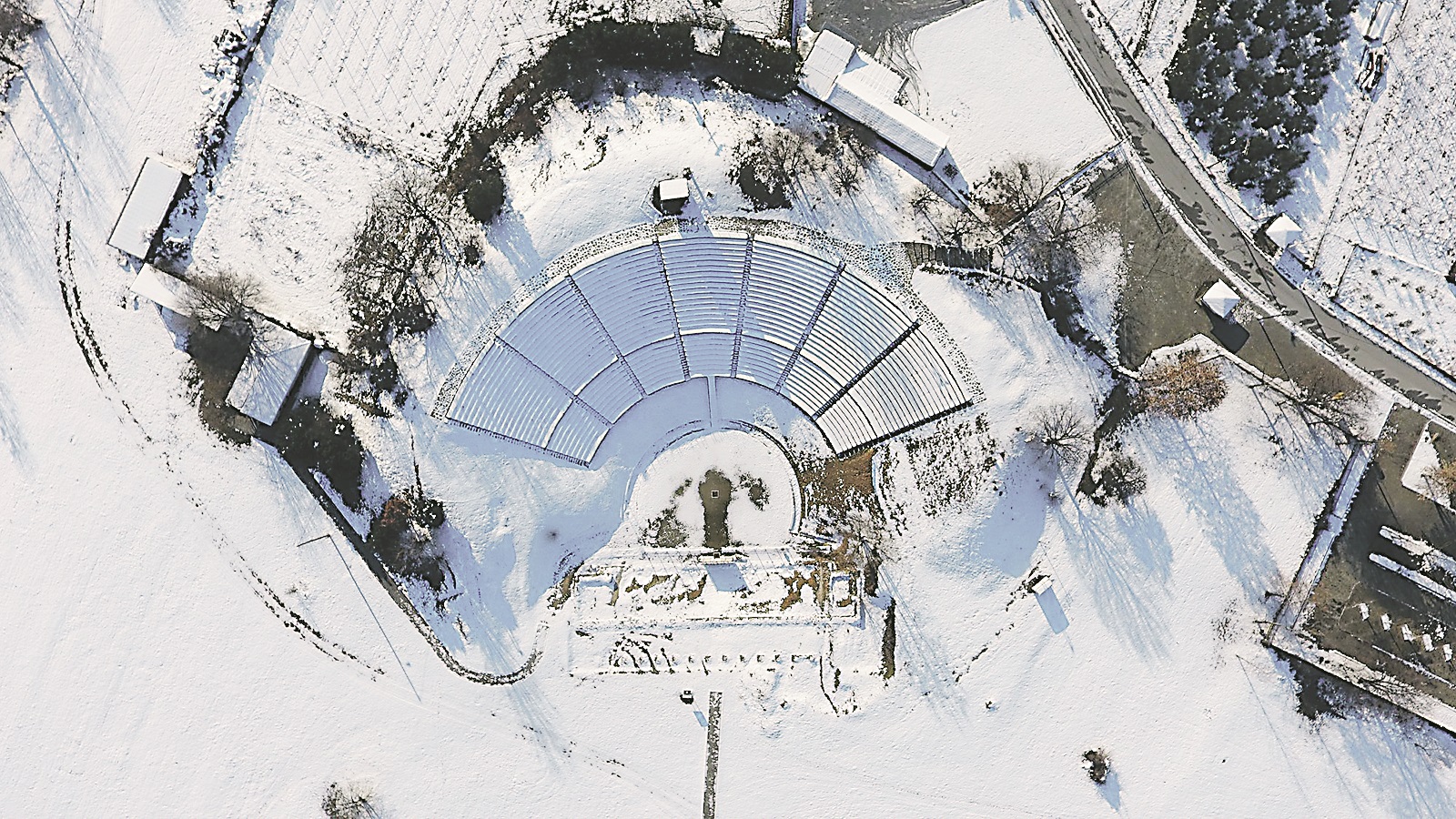 28f1-20_platos.jpg 28f1-20_platos.jpg