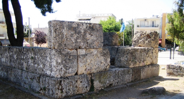 tafos-leonida.jpg Τάφος του Λεωνίδα