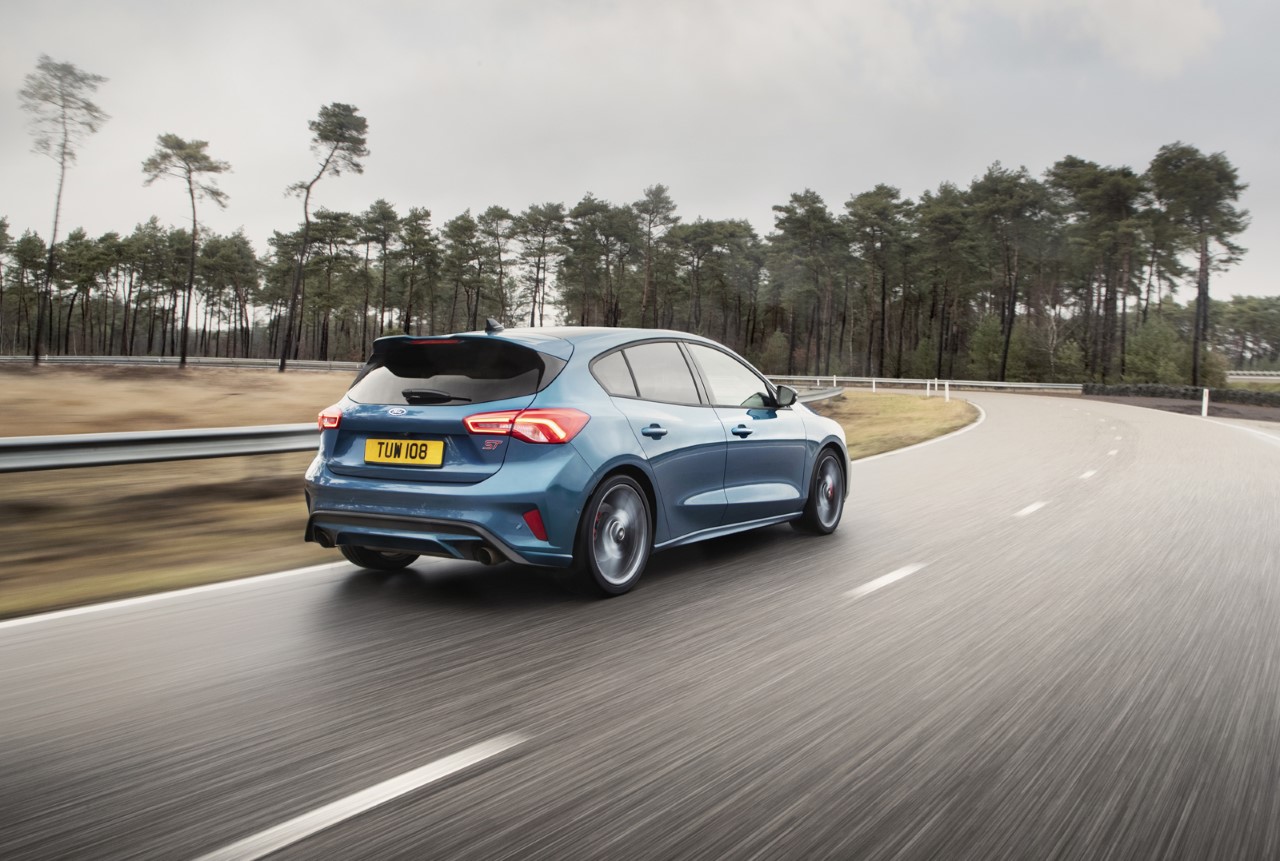 ford-focus-2.jpg ford-focus-2.jpg