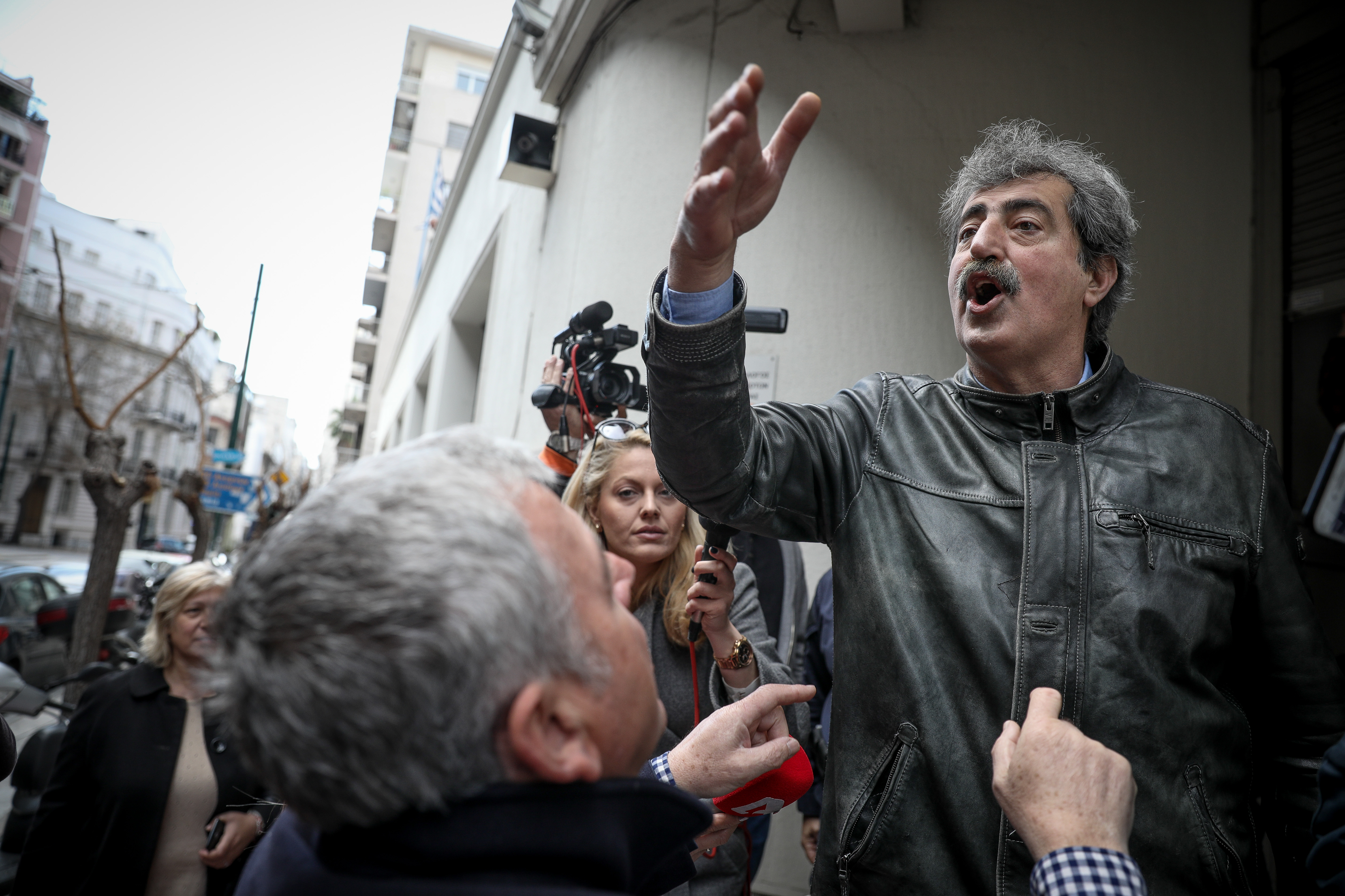 katharistries-polakis-ypourgeio-ygeias.jpg καθαρίστριες, υπουργείο Υγείας, Παύλος Πολάκης