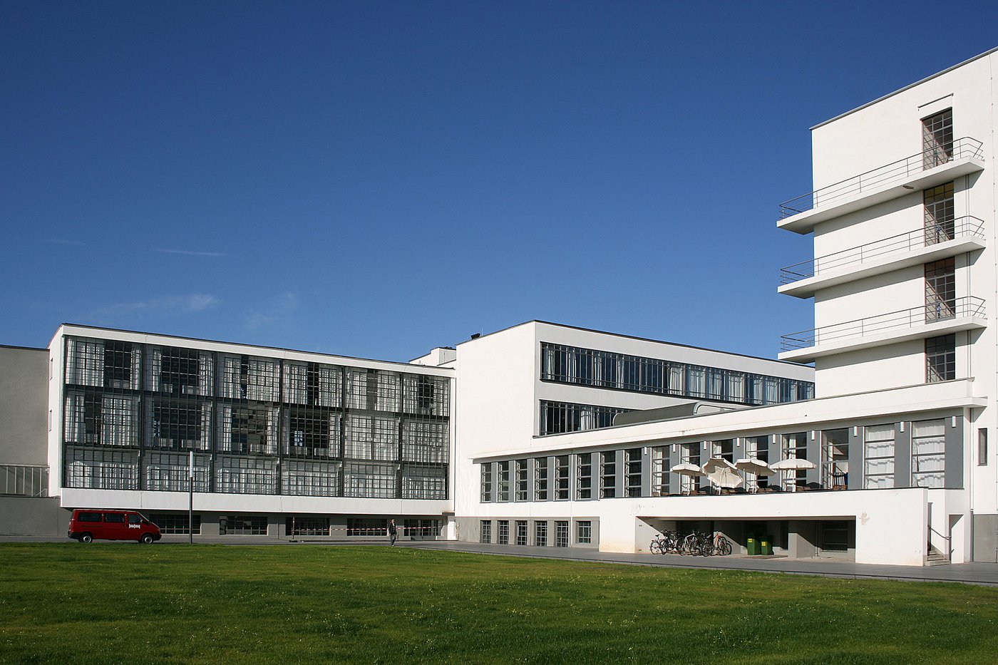 bauhaus6d.jpg bauhaus6d.jpg