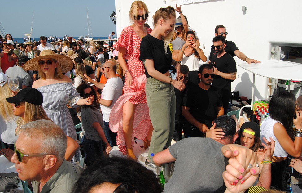 paros_glenti_pasha_04.jpg Πάρος γλέντι Πάσχα