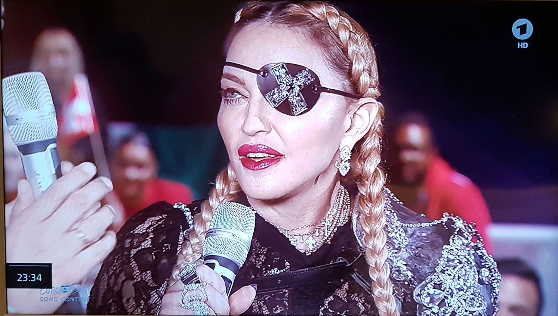 madonna_01.jpg madonna_01.jpg