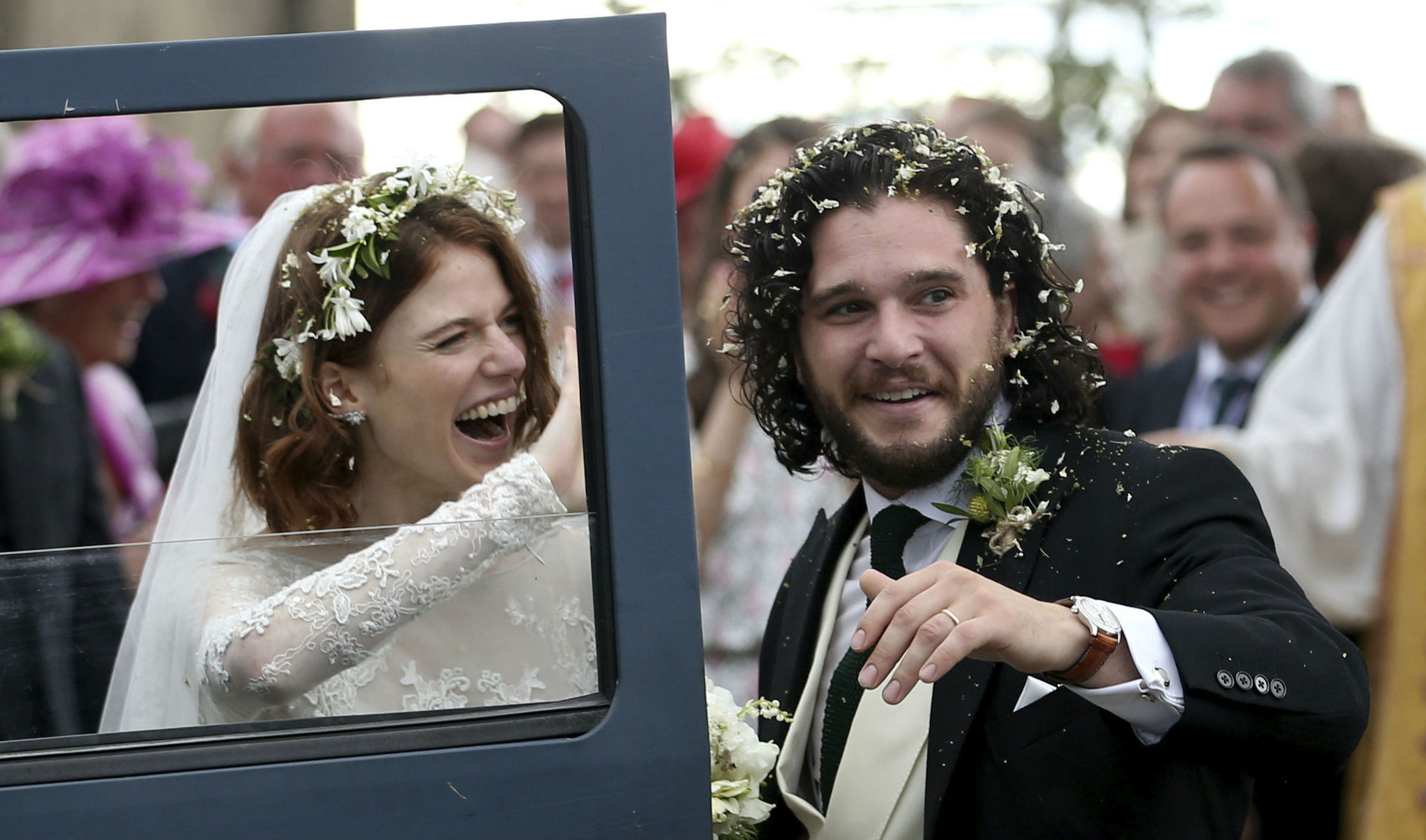 Ρόουζ Λέσλι, Κιτ Χάρινγκτον (AP Images) rooyz_lesli_kit_haringkton.jpg