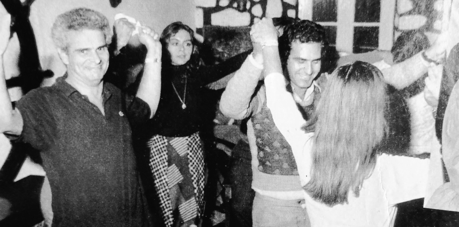 Ο Γιώργος Παπανδρέου σέρνει τον χορό. Ο Γιώργος Παπανδρέου σέρνει τον χορό.