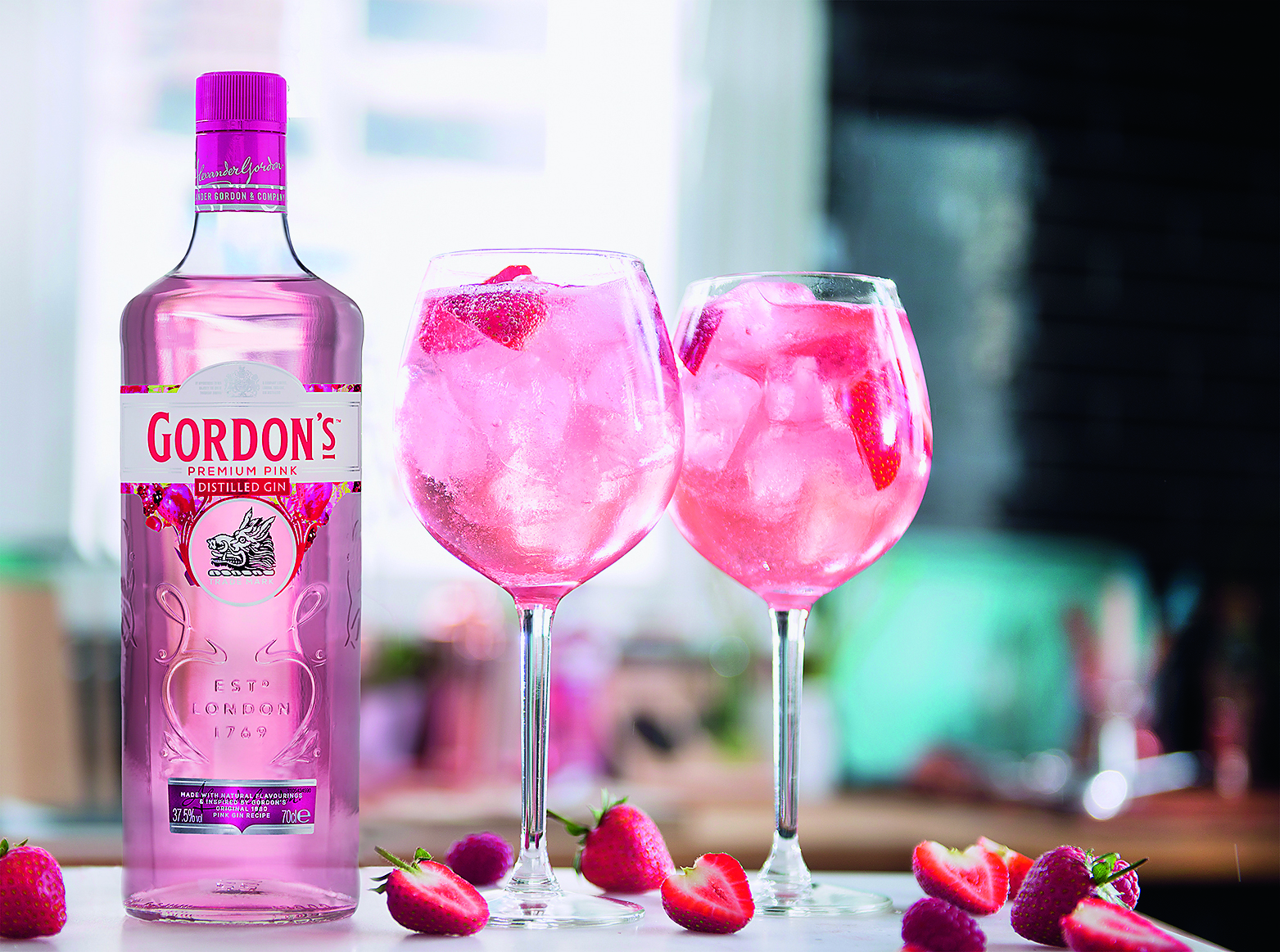 5510528_gordons_pink_tonic_export2.jpg 5510528_gordons_pink_tonic_export2.jpg