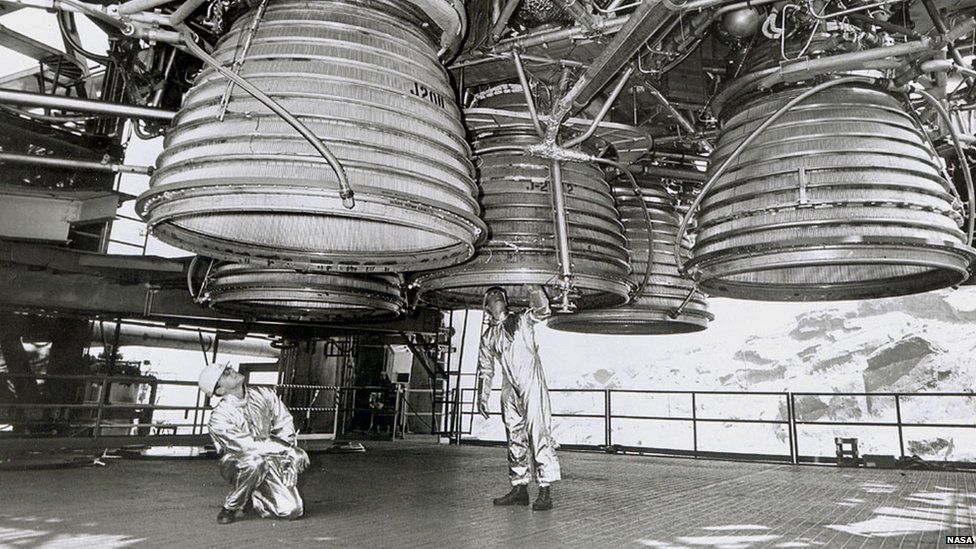 apollo11b.jpg Saturn V-Apollo11