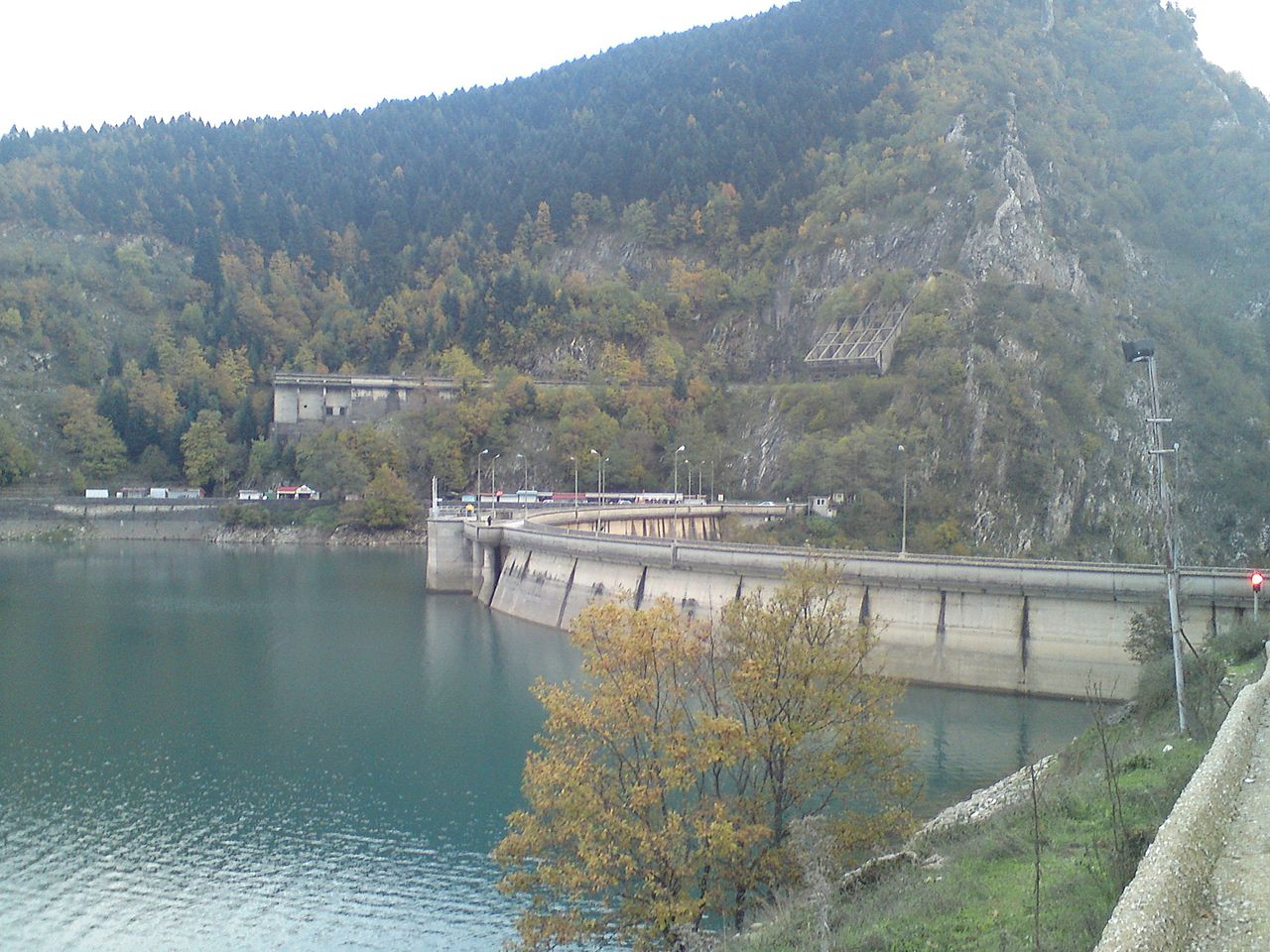 lake_plastira_dam_2.jpg lake_plastira_dam_2.jpg