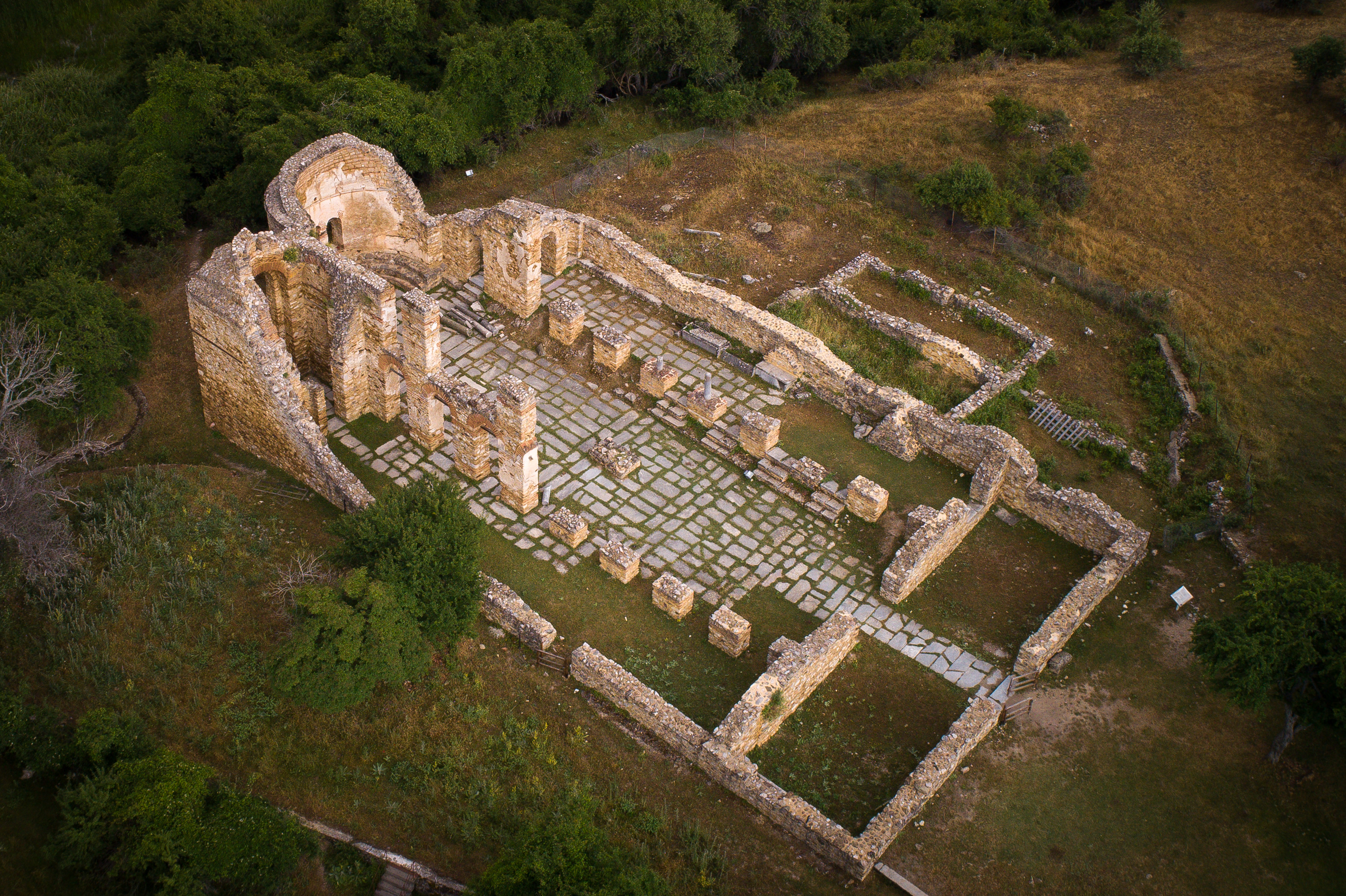 ahilleios2.jpg ahilleios2.jpg