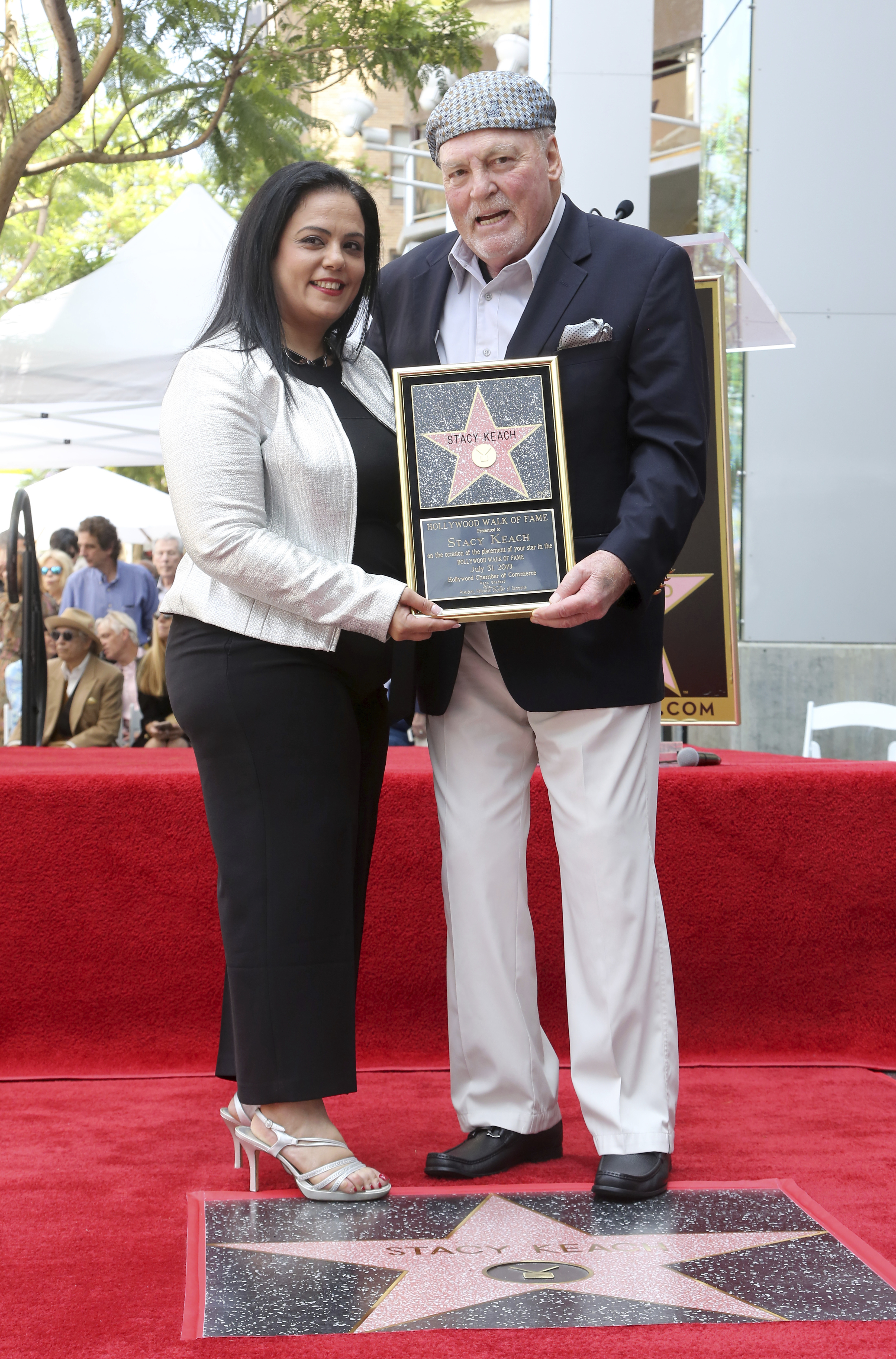 ap_19212759477915.jpg Stacy Keach.jpg