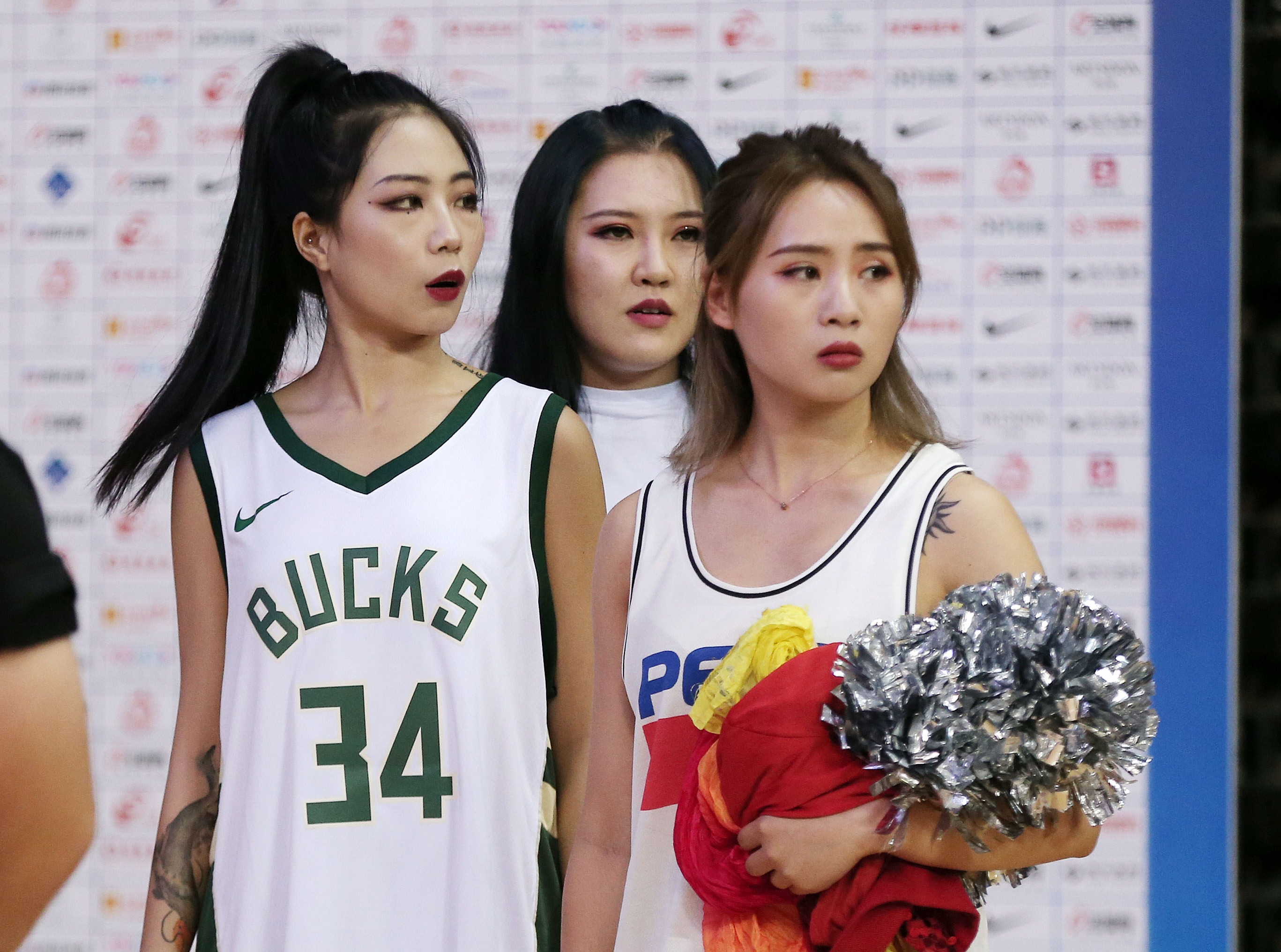 bucks1.jpg bucks1.jpg
