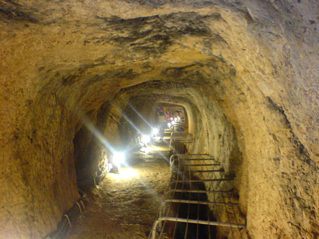 eupalinian_aqueduct.jpg eupalinian_aqueduct.jpg