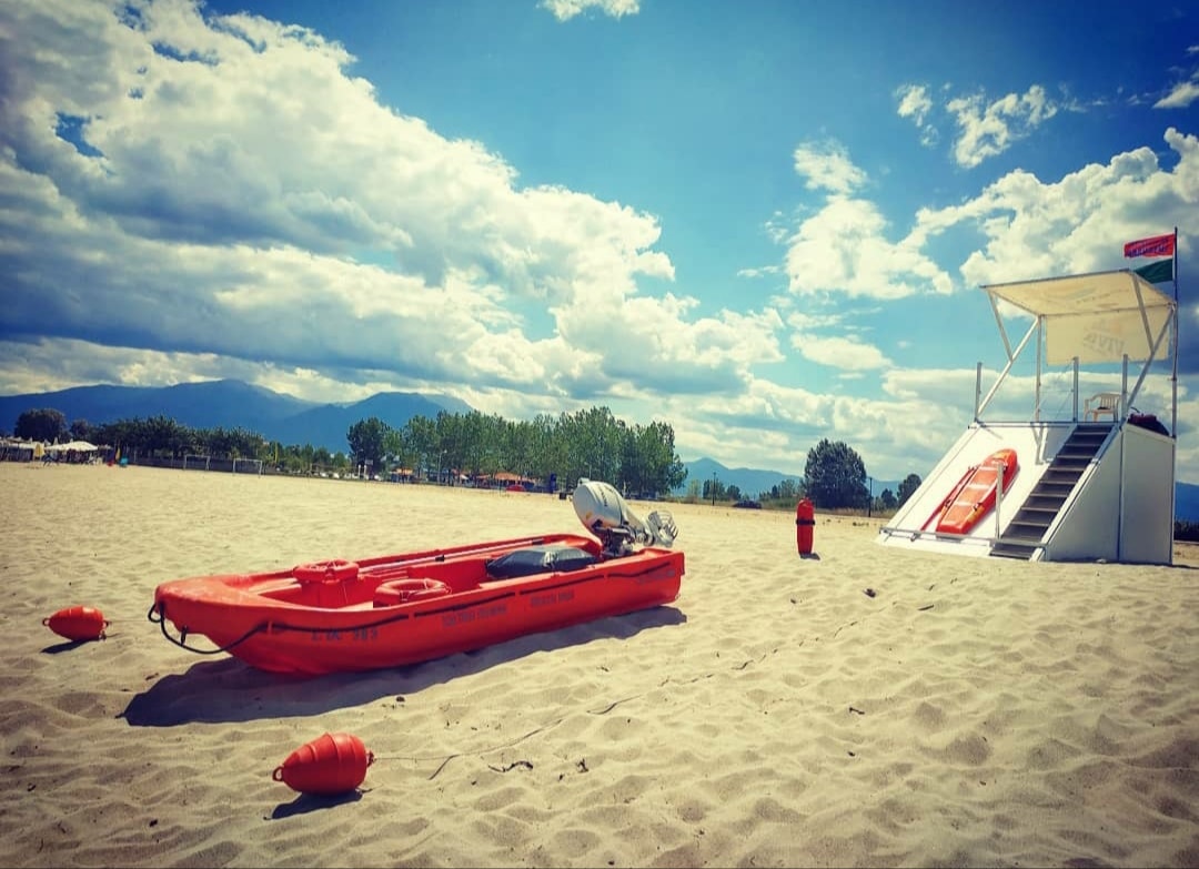 lifeguard_patrol2.jpg lifeguard_patrol2.jpg