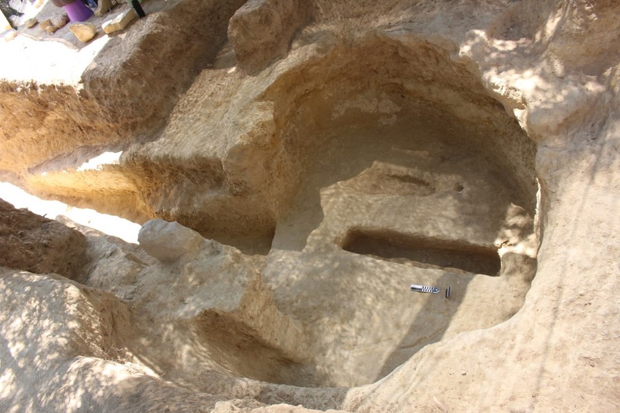 tafos1.jpg Ασύλητοι τάφοι στη Νεμέα