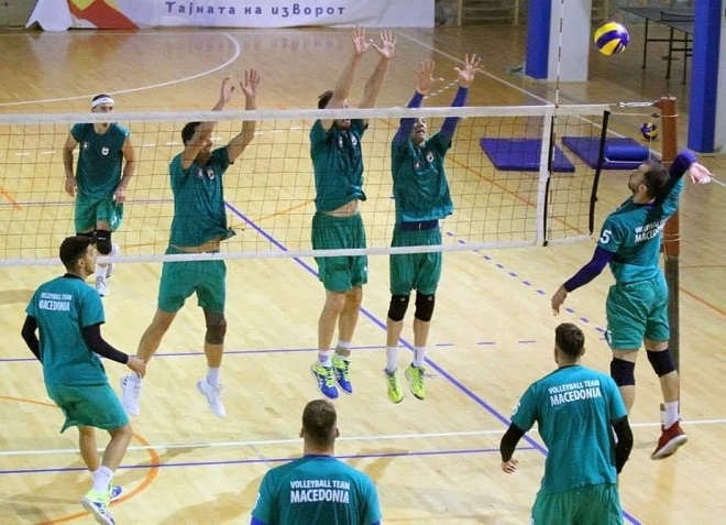 volleyball_team.jpg volleyball_team.jpg