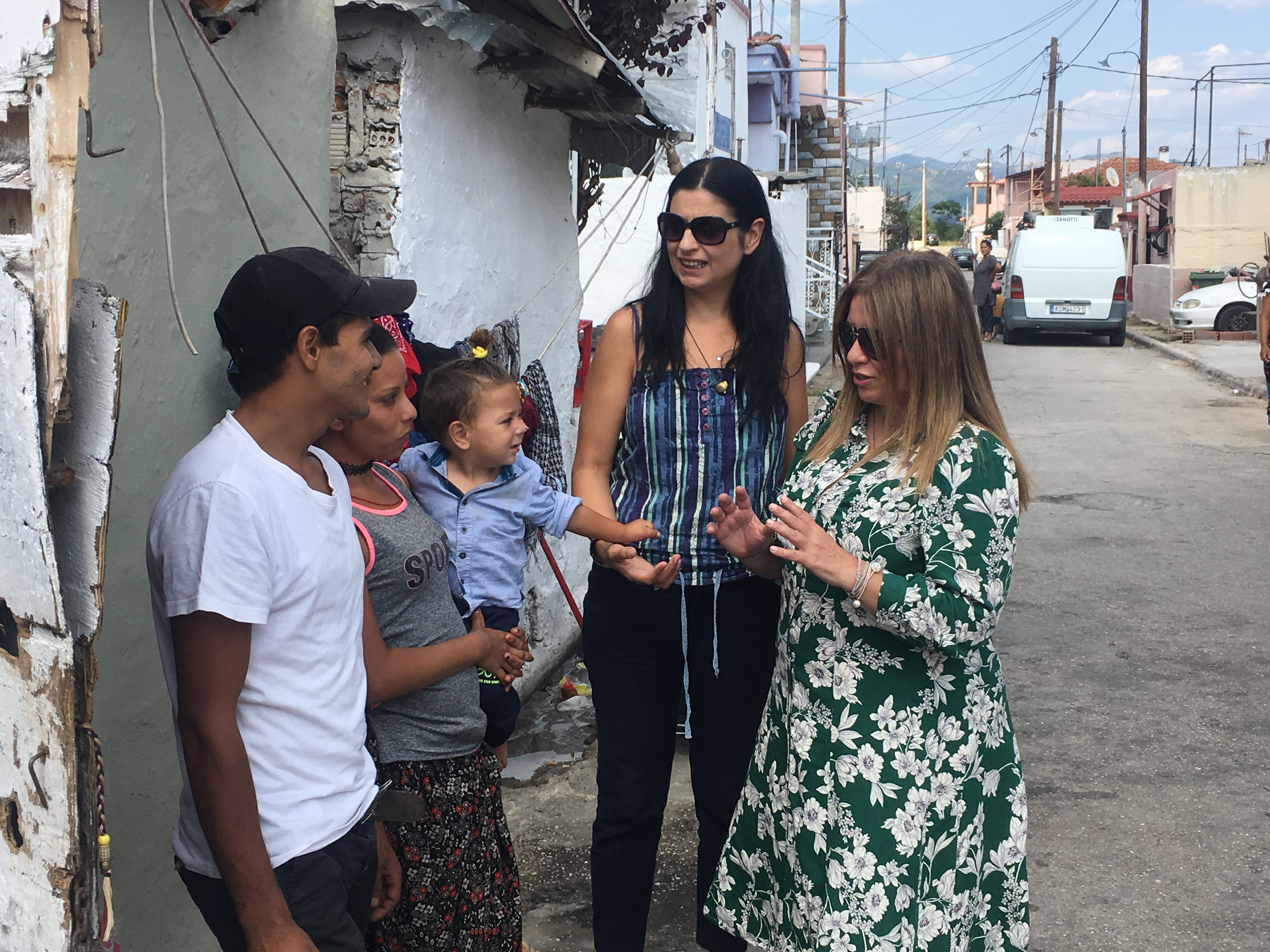 episkepsi_ston_oikismo_roma_ifaistos_stin_komotini_2.jpeg episkepsi_ston_oikismo_roma_ifaistos_stin_komotini_2.jpeg