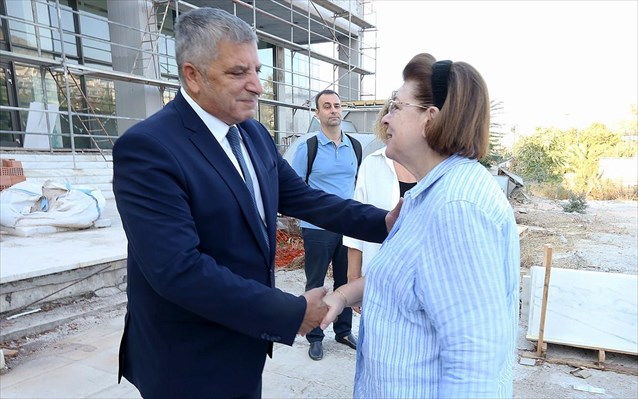 ethniki-pinakothiki-episkepsi-g-patouli-kai-l-mendoni-sto-ergotaksio_2.jpg Λίνα Μενδώνη και Γιώργος Πατούλης