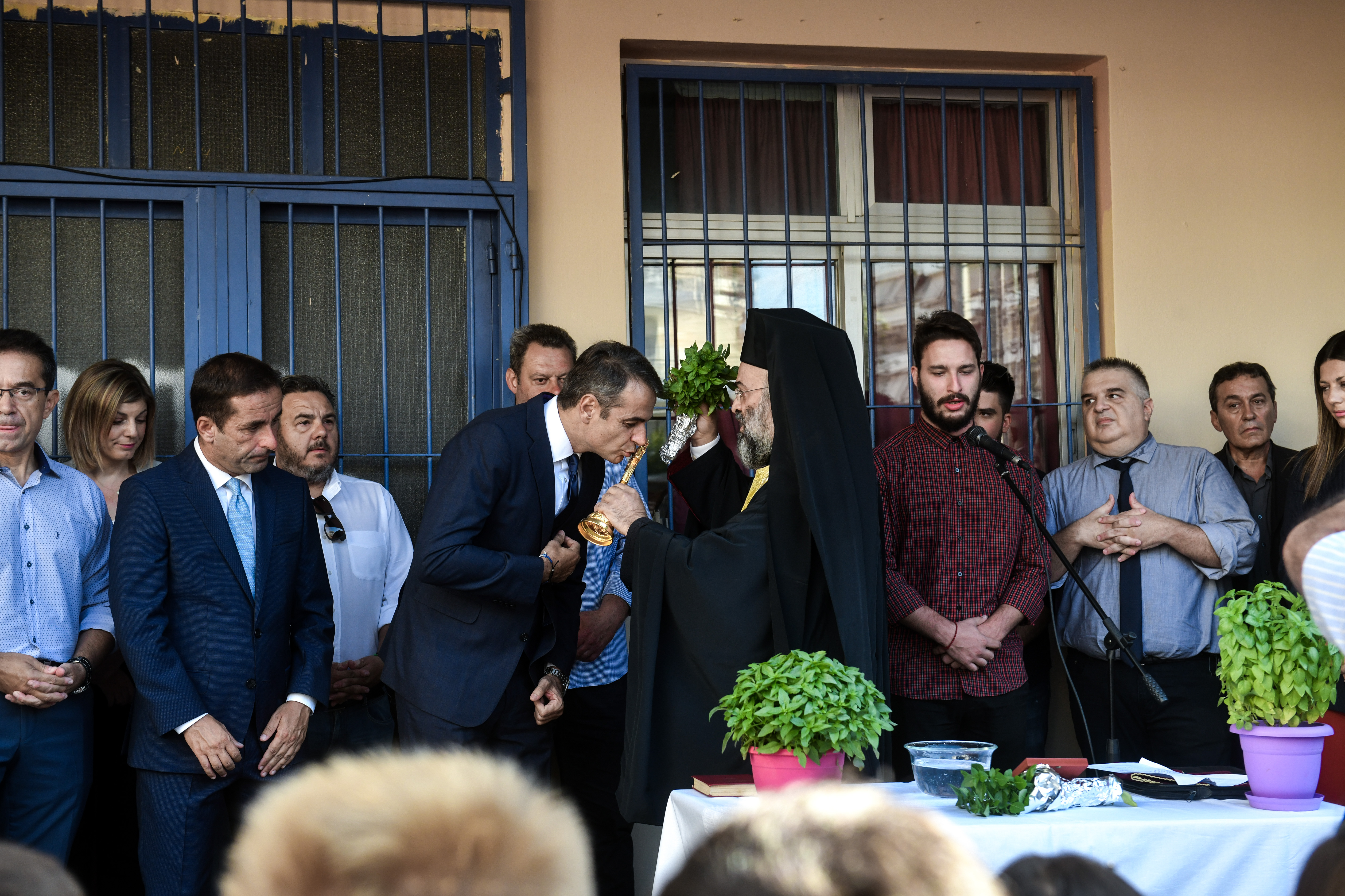 kyriakos-mitsotakis-ston-agiasmo.jpg Κυριάκος Μητσοτάκης, αγιασμός, πρώτη μέρα στο σχολείο