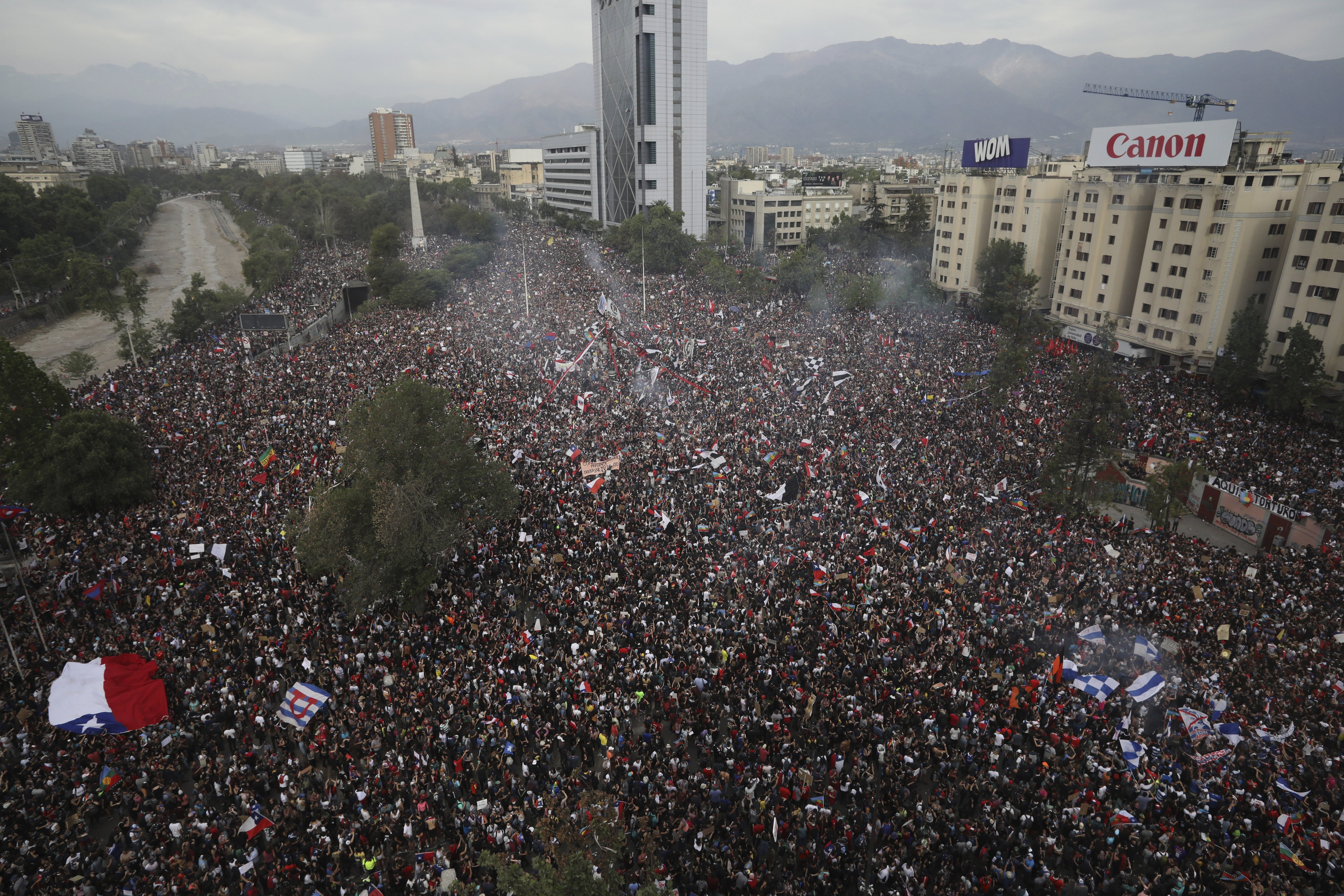 ap_19298813722182.jpg Διαδηλώσεις στη Χιλή
