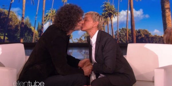 elen-degeneres-howard-stern-fili-sto-stoma.jpg elen-degeneres-howard-stern-fili-sto-stoma.jpg