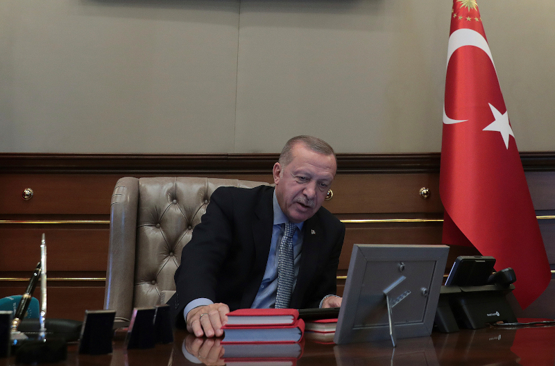 erdogan-tilefono-syria-mesa.jpg erdogan-tilefono-syria-mesa.jpg