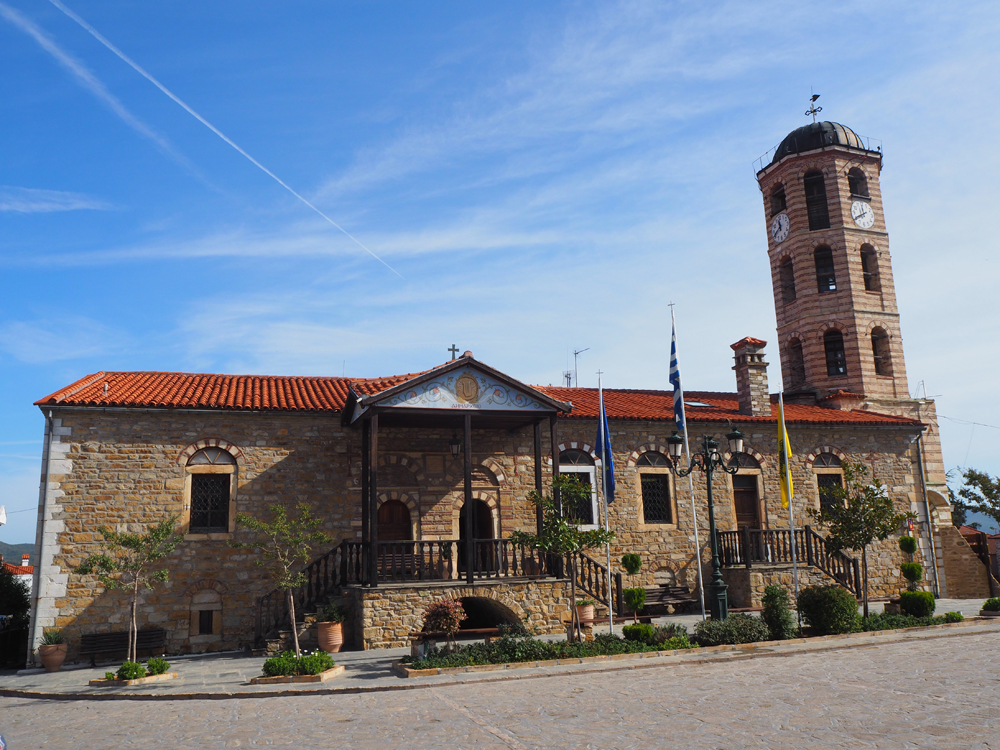 pa102620_to_palio_sholeio_edra_dimotikis_enotitas_arnaias.jpg pa102620_to_palio_sholeio_edra_dimotikis_enotitas_arnaias.jpg