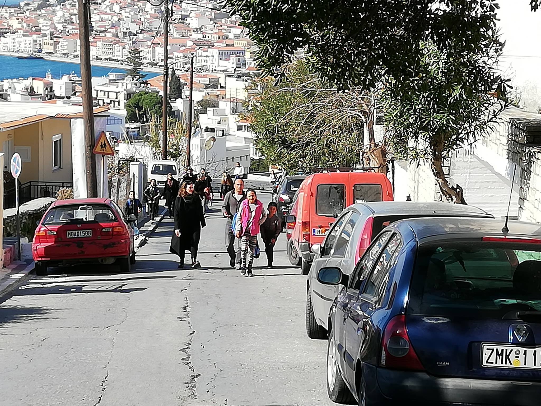 prosfygopoyla_sto_dimotiko_sholeio_batheos_pigi_samos242.jpg prosfygopoyla_sto_dimotiko_sholeio_batheos_pigi_samos242.jpg