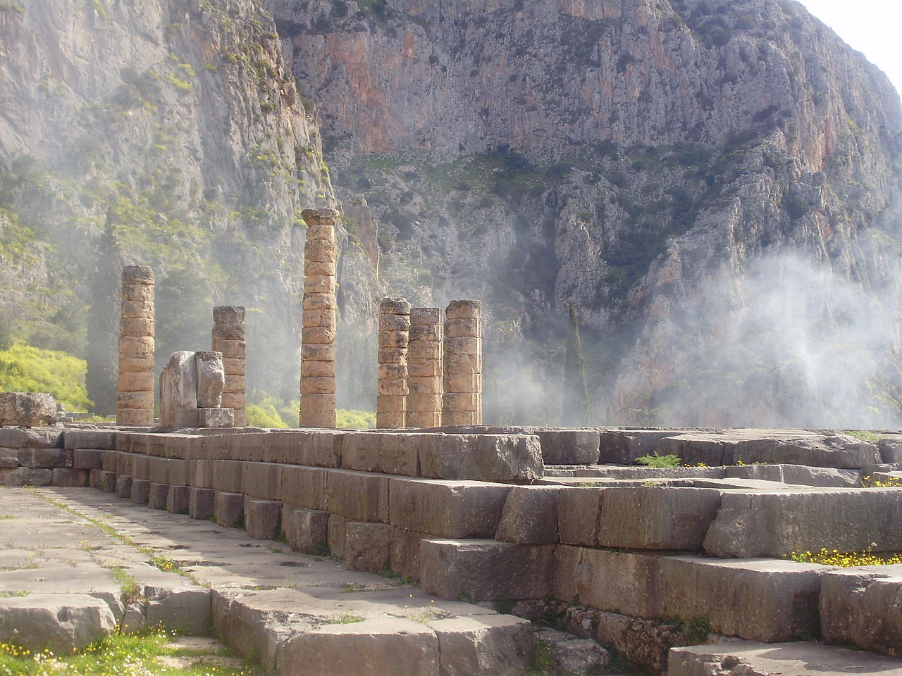 1280px-a_delphi_magic_mist.jpg 1280px-a_delphi_magic_mist.jpg
