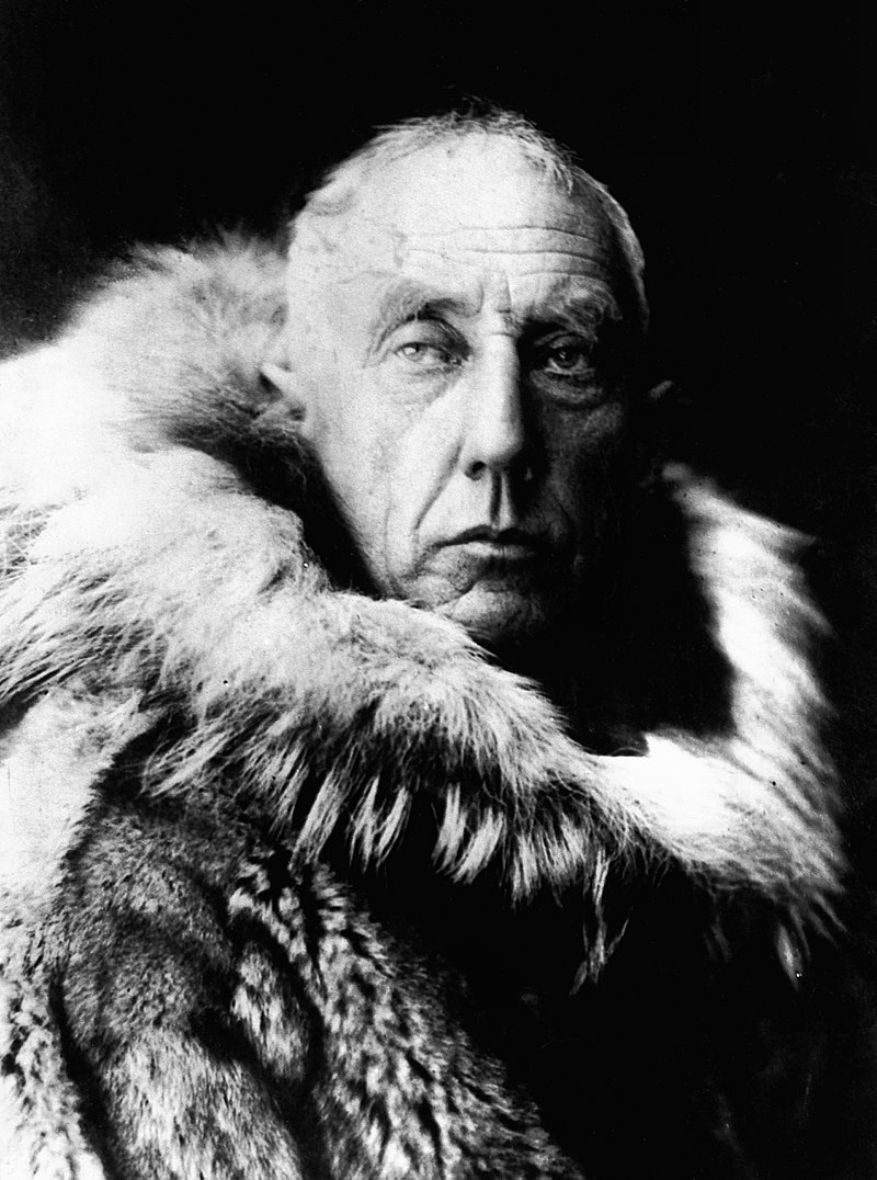 800px-amundsen_in_fur_skins.jpg 800px-amundsen_in_fur_skins.jpg