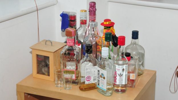 _110388467_crimescenespiritbottles.jpg _110388467_crimescenespiritbottles.jpg