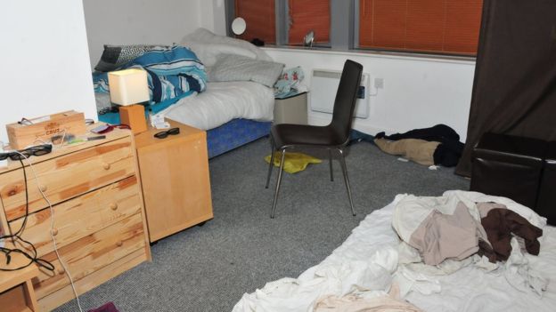 _110388469_crimescenesinagabedroomv2.jpg _110388469_crimescenesinagabedroomv2.jpg