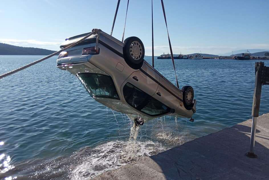 auto1.jpg auto1.jpg