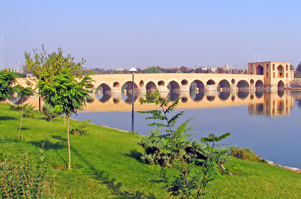 shahrestan_bridge_isfahan.jpg shahrestan_bridge_isfahan.jpg