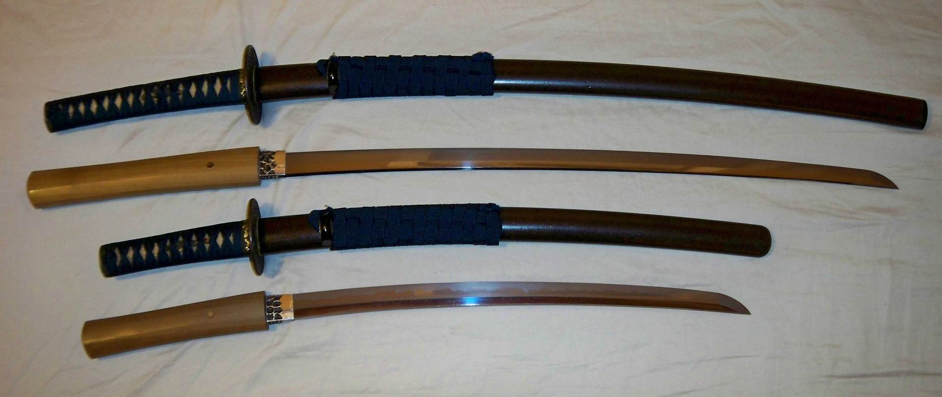 daisho_katana_and_wakizashi_1.jpg daisho_katana_and_wakizashi_1.jpg