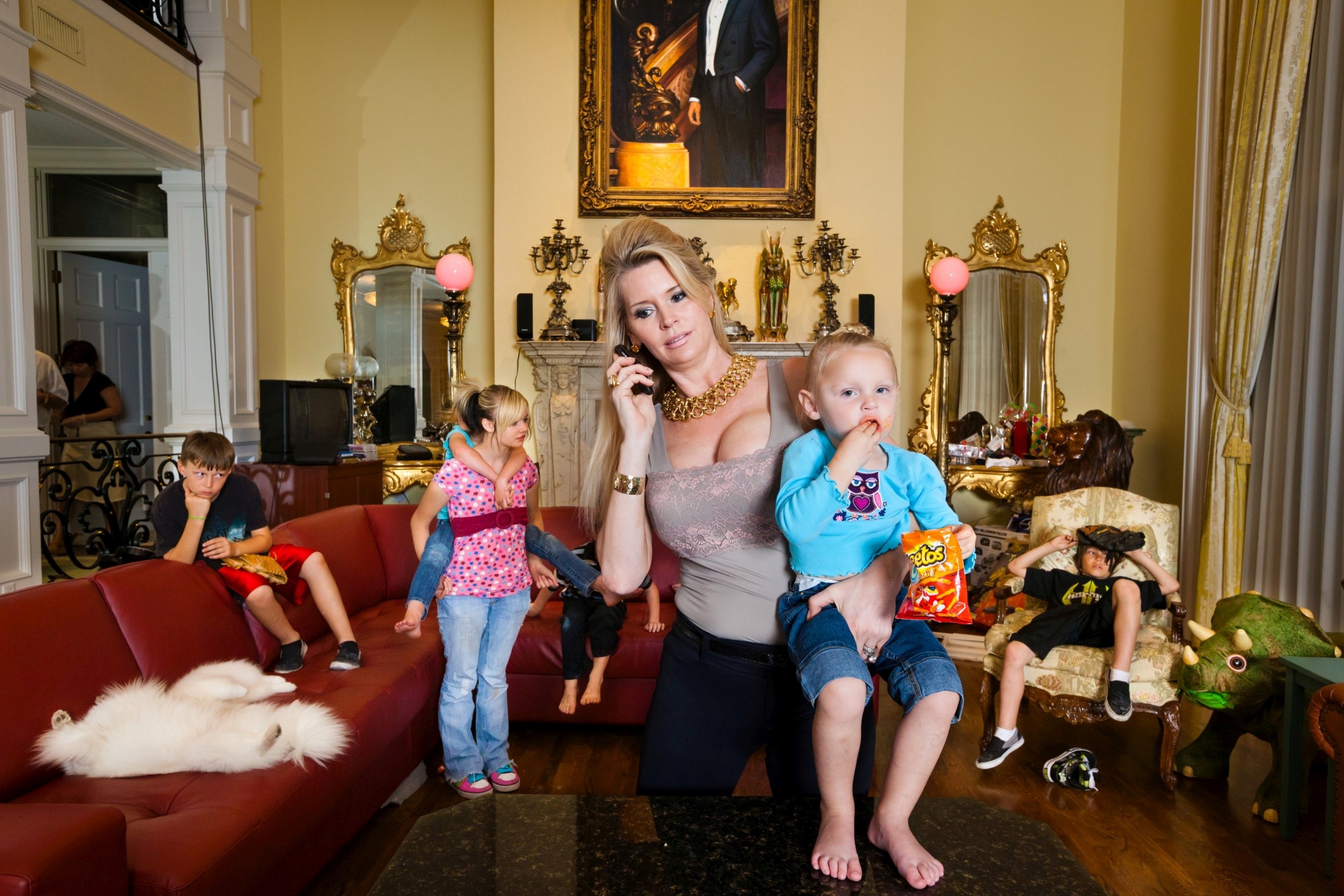 queen_versailles_greenfield.jpg queen_versailles_greenfield.jpg